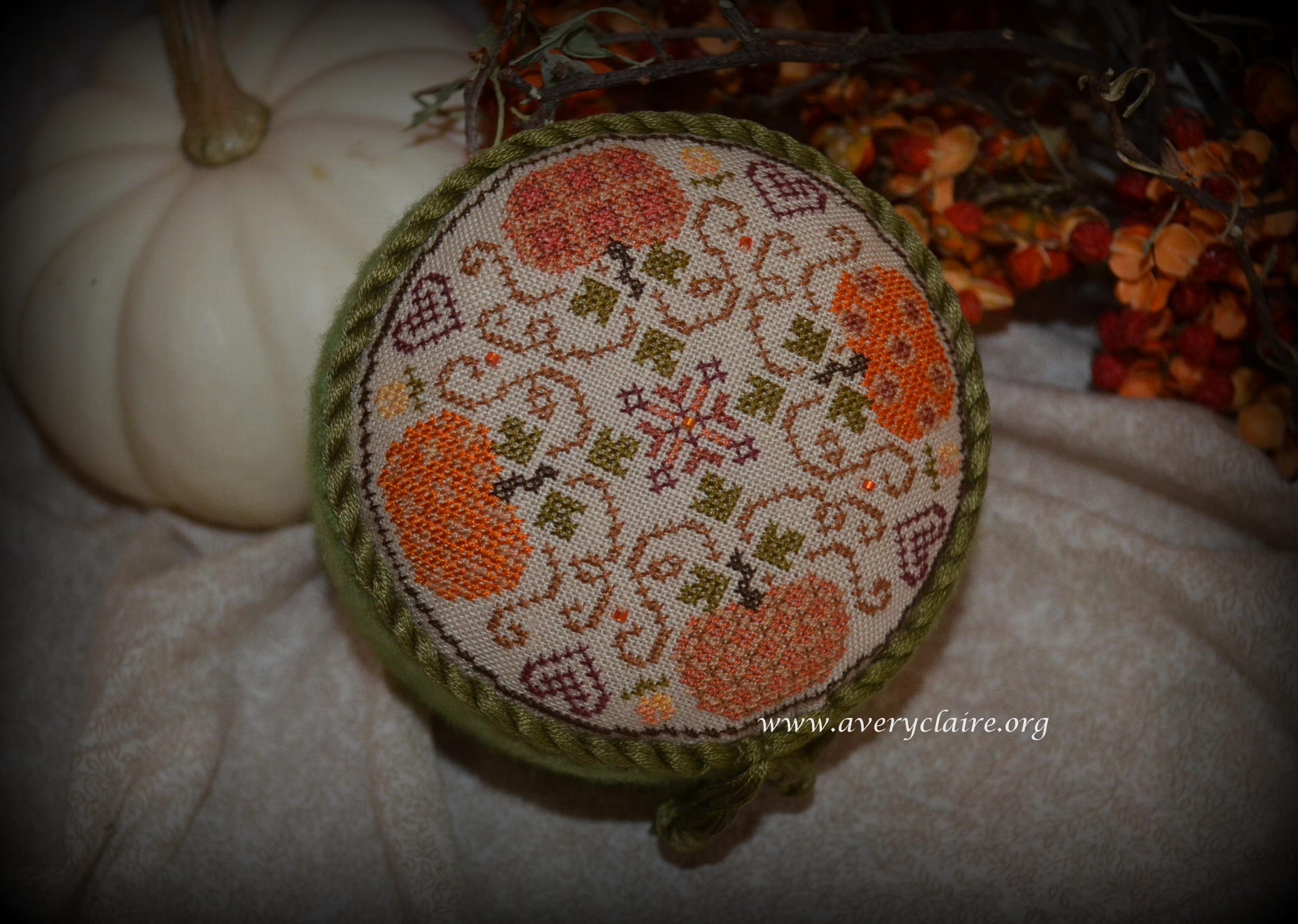 PatB-pumpkin pincush2