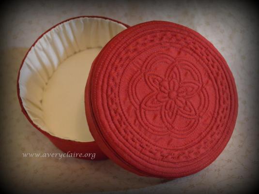 Boutis Rose Window Box